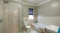 Bathroom 1 - 6 square meters of property in Bryanston