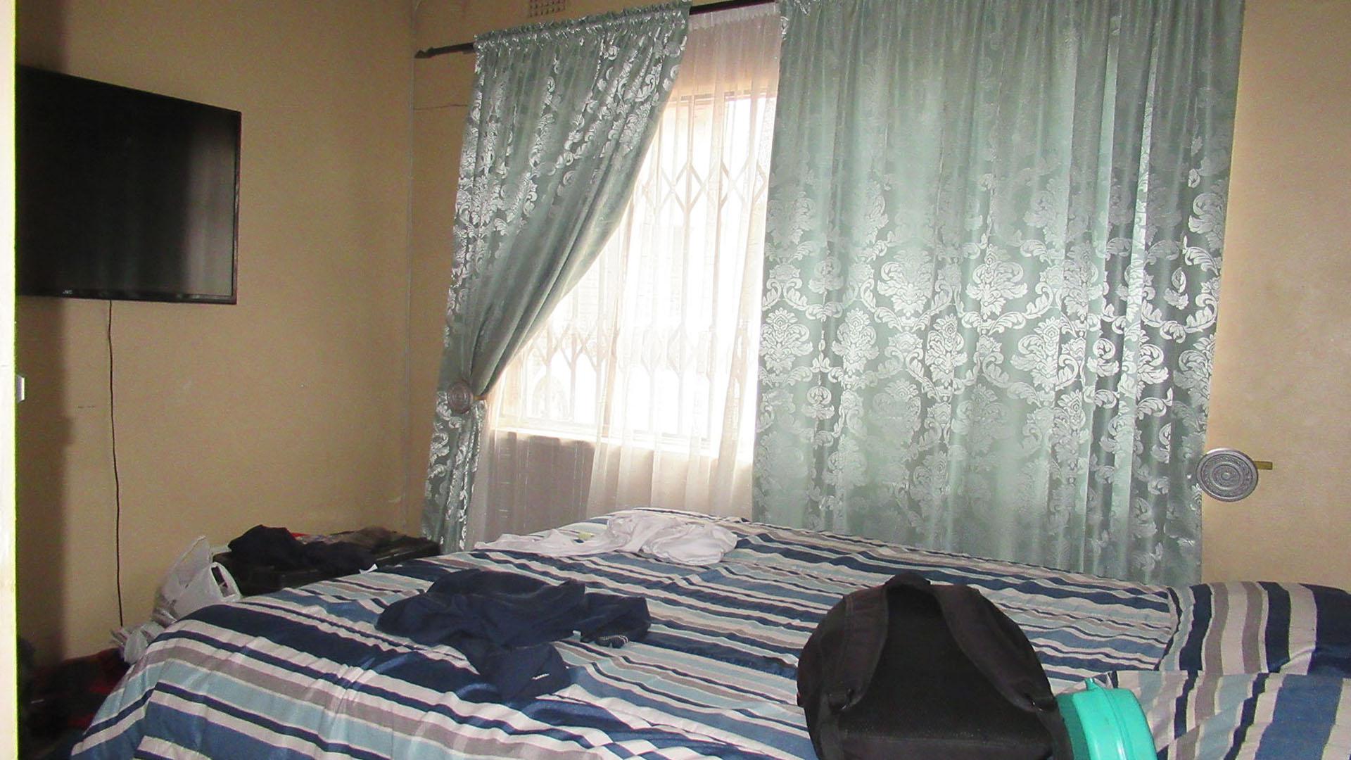 Bed Room 3 - 12 square meters of property in Kibler Park