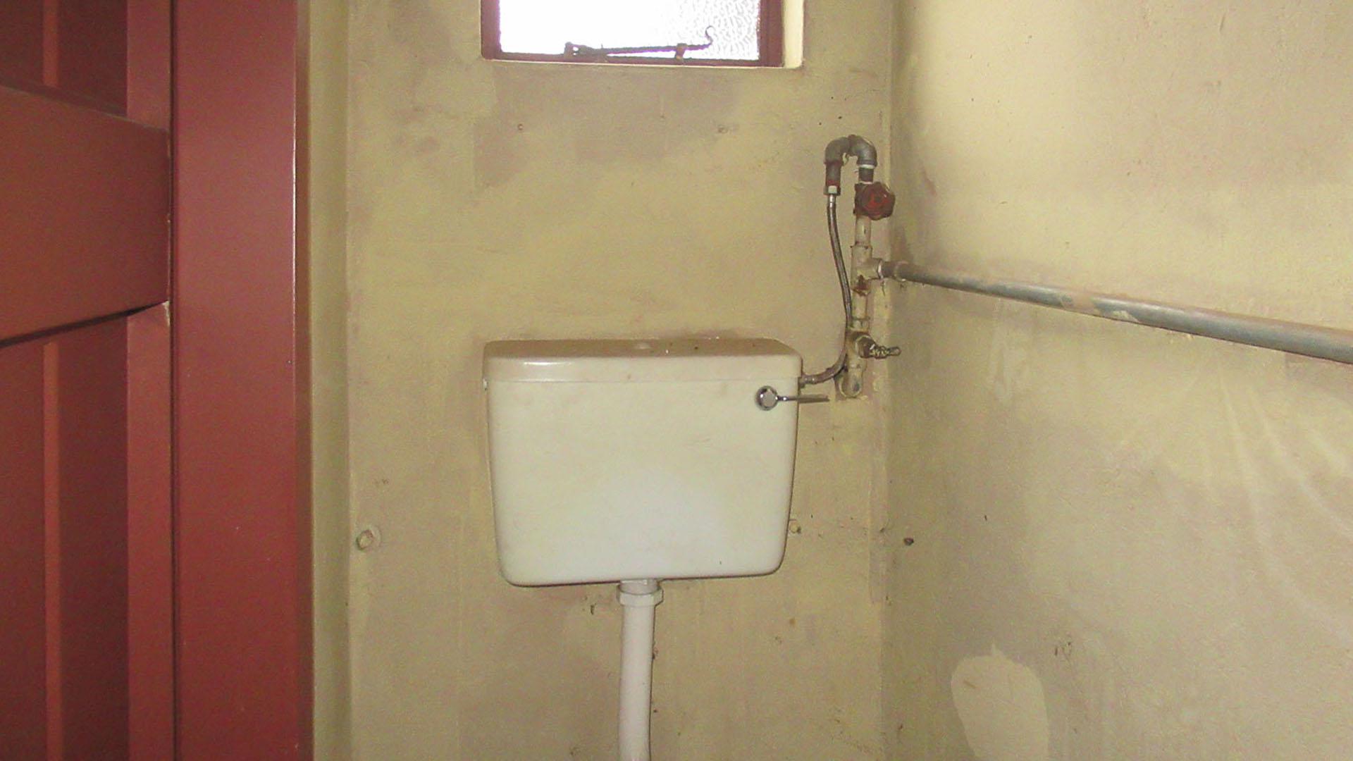 Bathroom 3+ - 8 square meters of property in Kibler Park