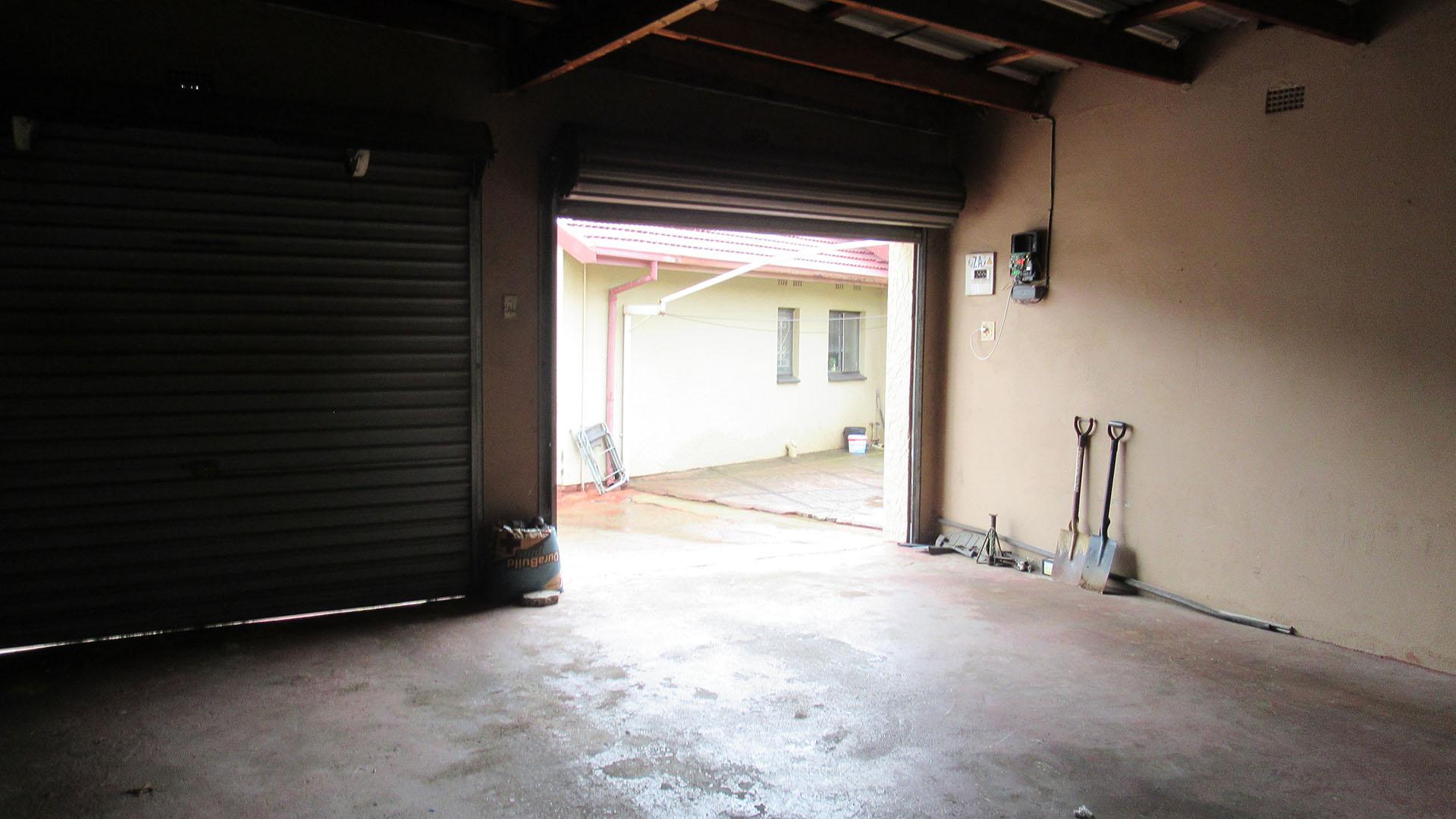 Spaces - 53 square meters of property in Kibler Park