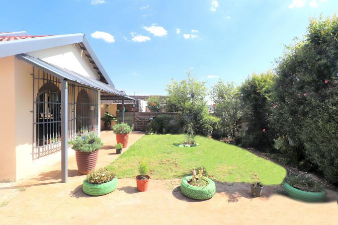 3 Bedroom House for Sale For Sale in Lenasia South - MR609227