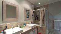 Main Bathroom - 11 square meters of property in Maroeladal