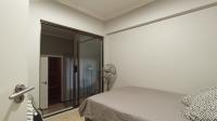 Bed Room 1 - 27 square meters of property in Maroeladal