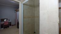 Bathroom 1 - 7 square meters of property in Maroeladal