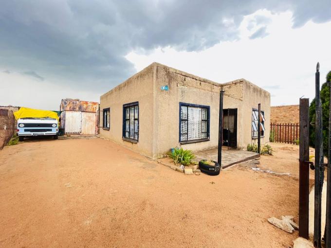 2 Bedroom Freehold Residence for Sale For Sale in Soshanguve - MR609330