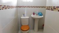 Bathroom 1 - 5 square meters of property in Chatsworth - KZN