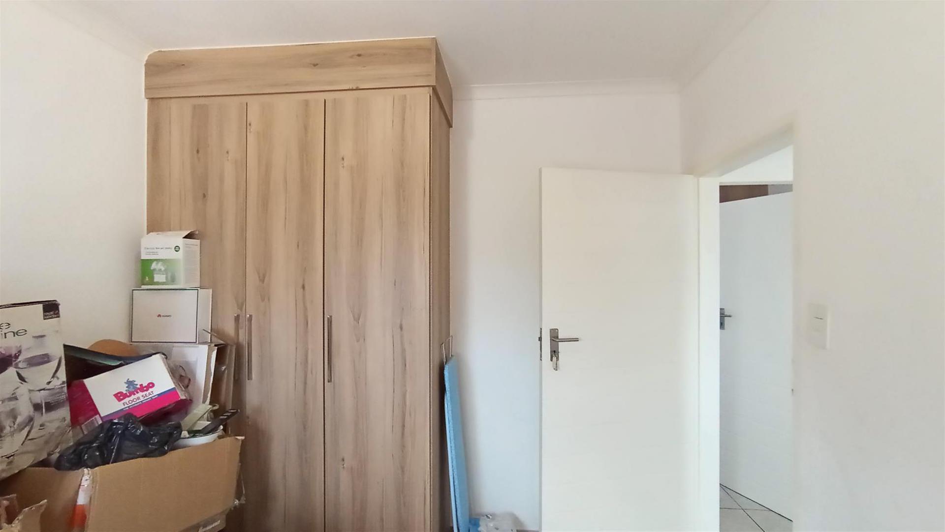 Bed Room 1 - 9 square meters of property in Esther Park