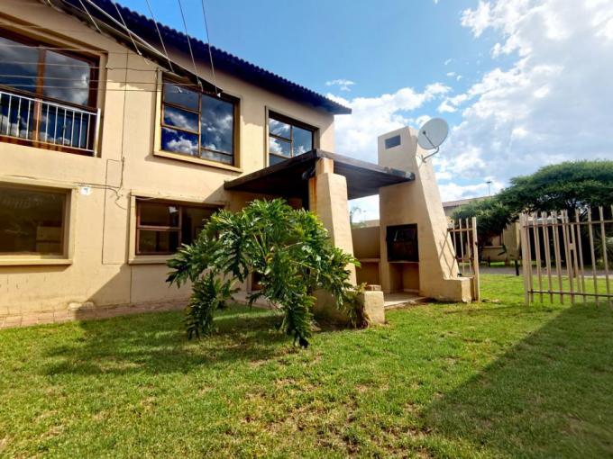 3 Bedroom Simplex for Sale For Sale in Waterval East - MR609385