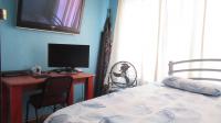 Bed Room 1 - 11 square meters of property in Azaadville