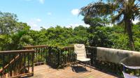 Balcony - 14 square meters of property in Amanzimtoti 