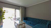Lounges - 14 square meters of property in Maroeladal