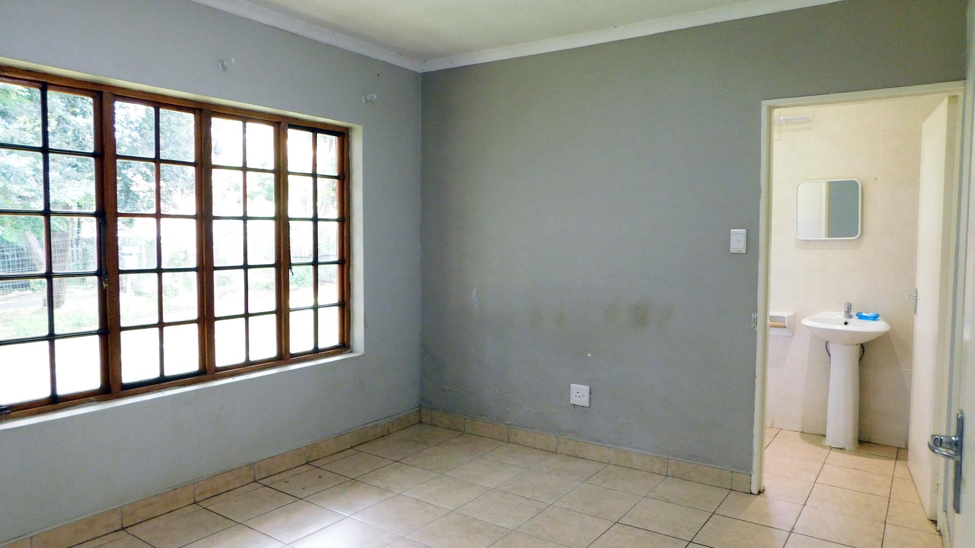 Main Bedroom - 16 square meters of property in Lincoln Meade