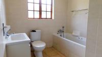 Bathroom 1 - 5 square meters of property in Lincoln Meade