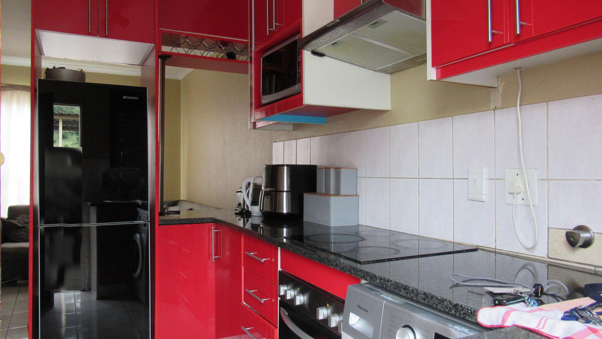 Kitchen - 7 square meters of property in Linmeyer