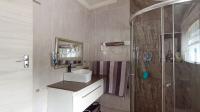 Main Bathroom - 5 square meters of property in Bramley North