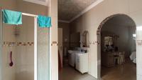 Main Bathroom - 13 square meters of property in Quellerina