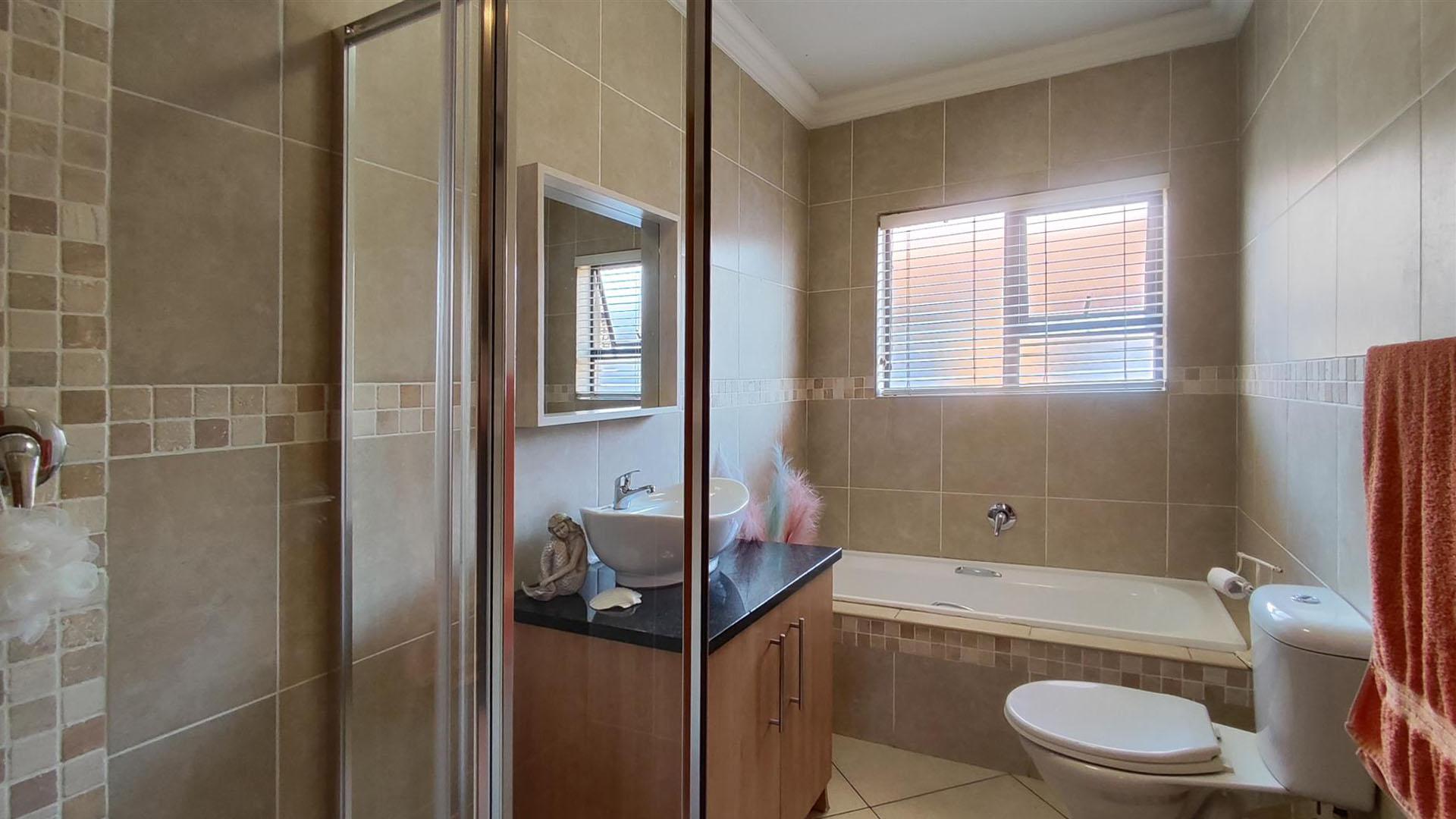 Bathroom 1 - 7 square meters of property in New Redruth