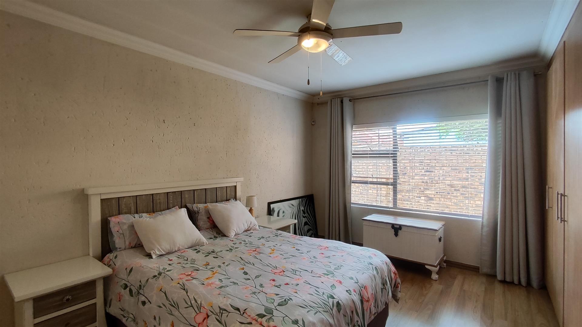 Main Bedroom - 22 square meters of property in New Redruth