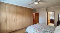 Main Bedroom - 22 square meters of property in New Redruth