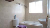 Bathroom 1 - 5 square meters of property in Bellairspark