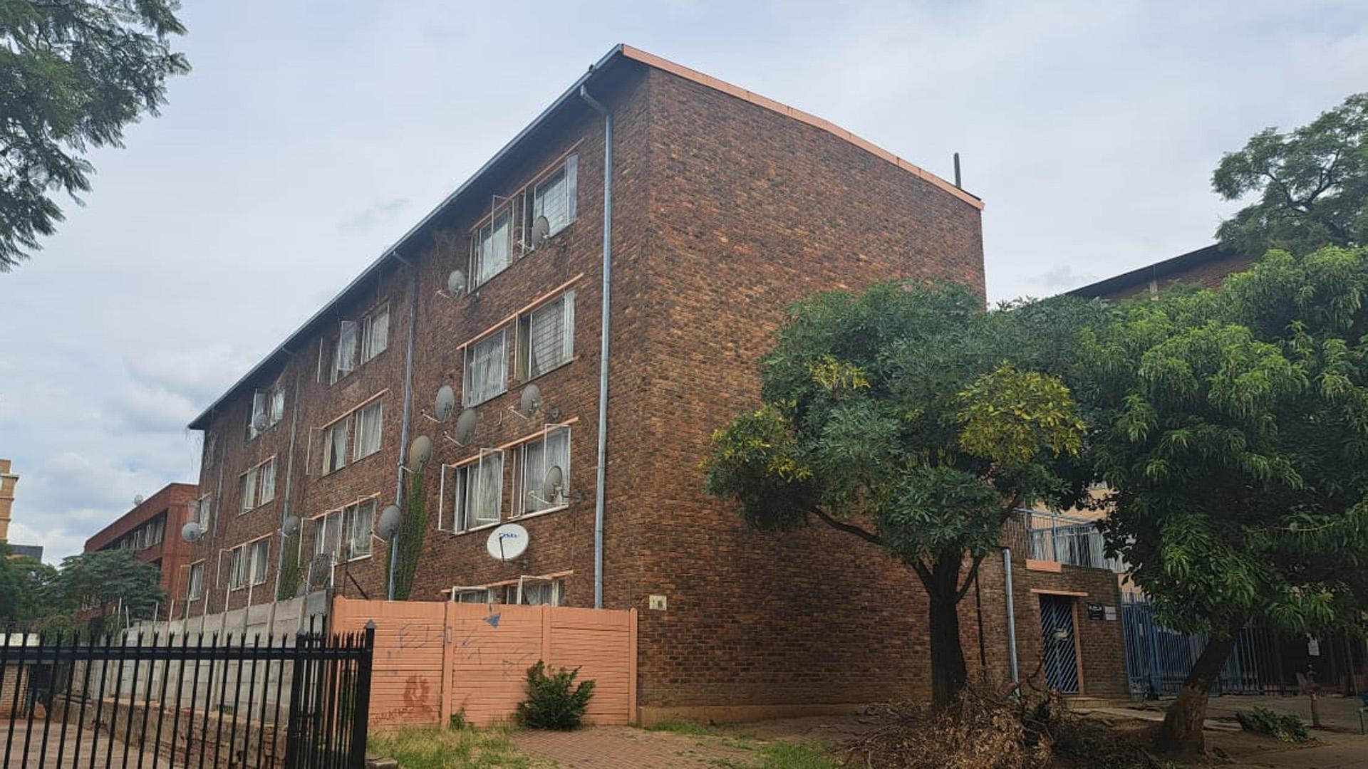 Front View of property in Sunnyside