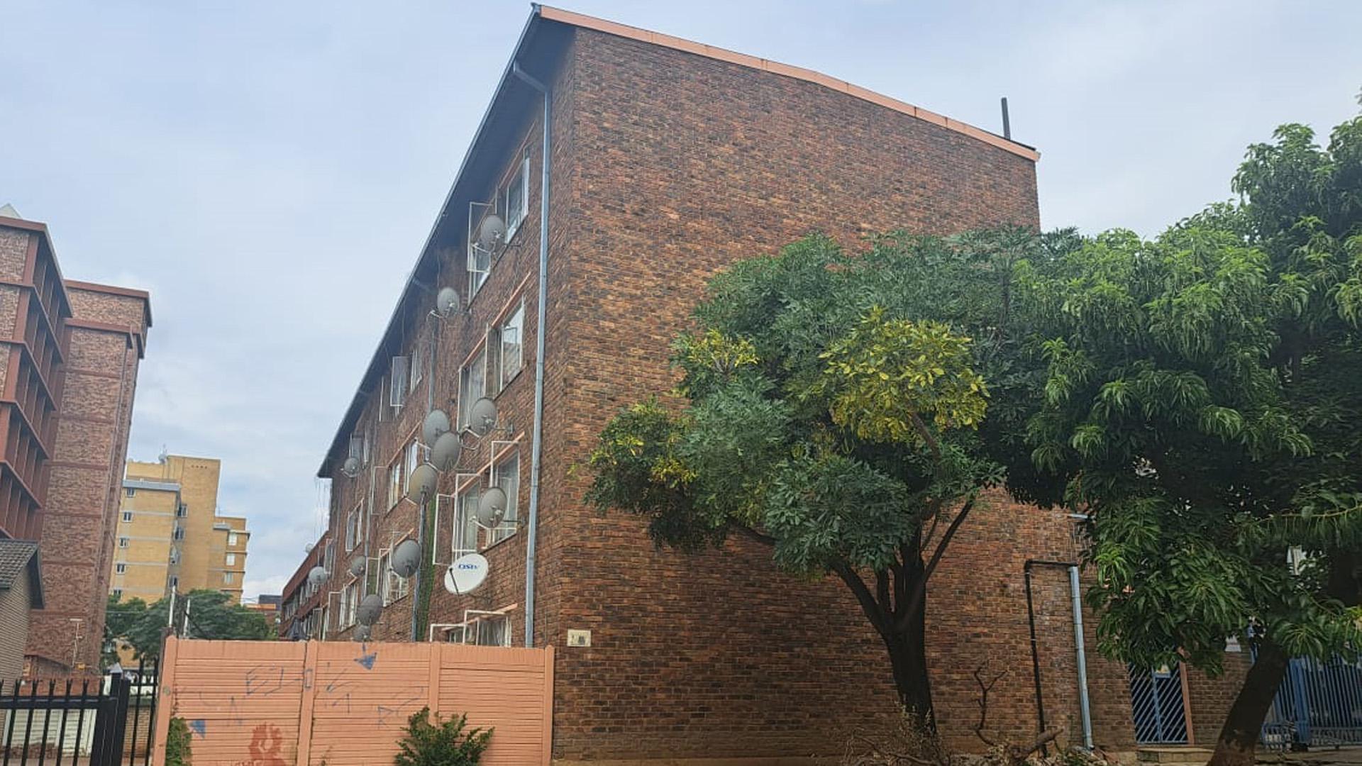 Front View of property in Sunnyside
