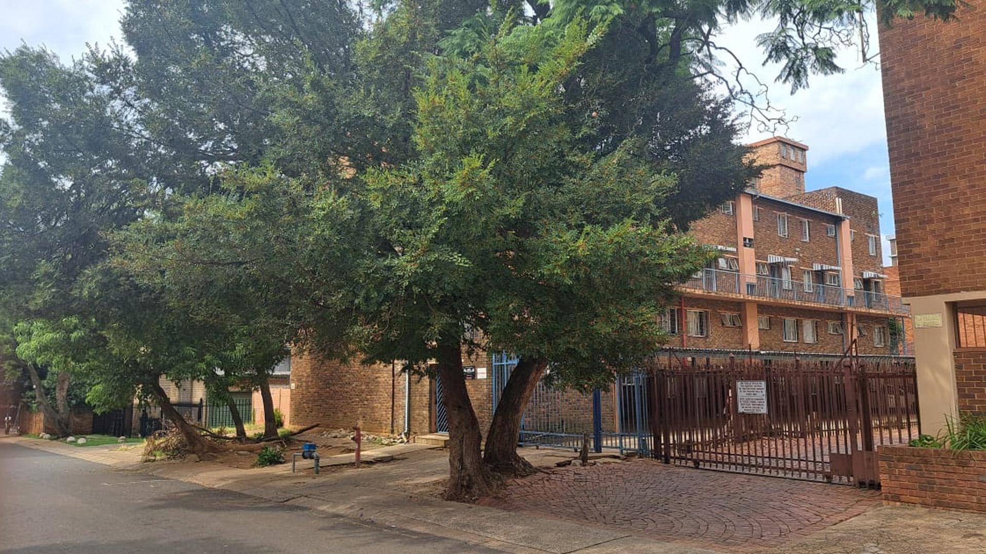 Front View of property in Sunnyside