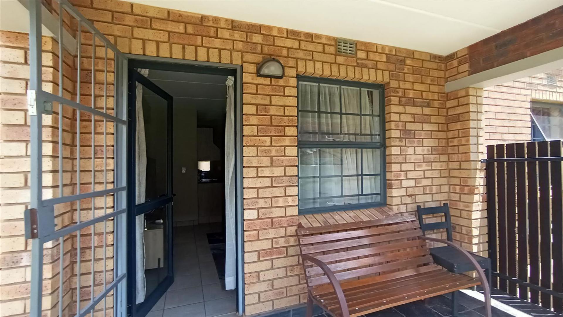 Patio of property in Montana Tuine