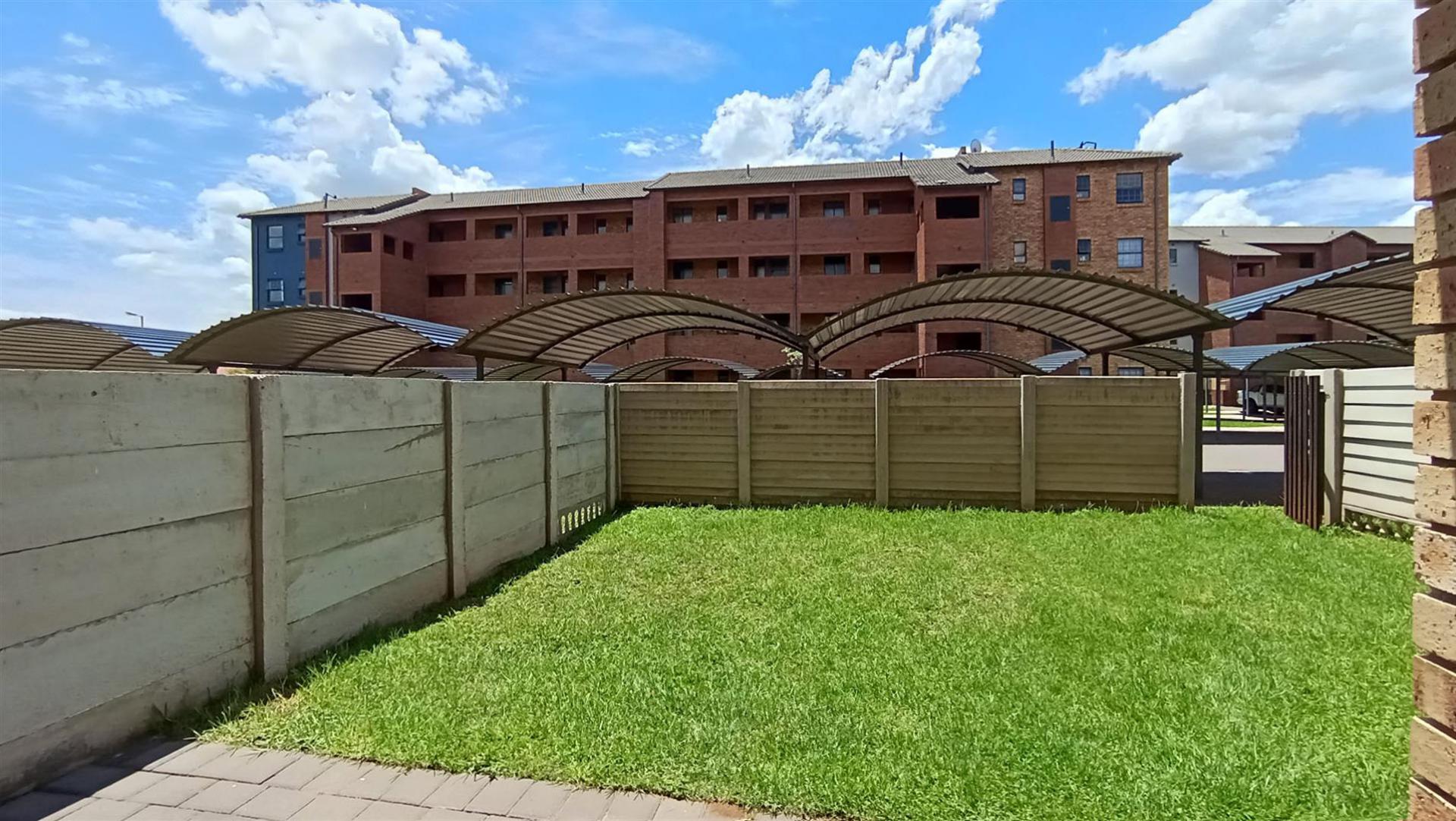 Backyard of property in Montana Tuine