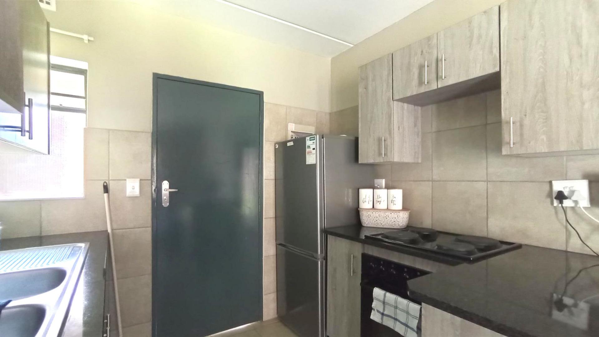 Kitchen - 6 square meters of property in Montana Tuine