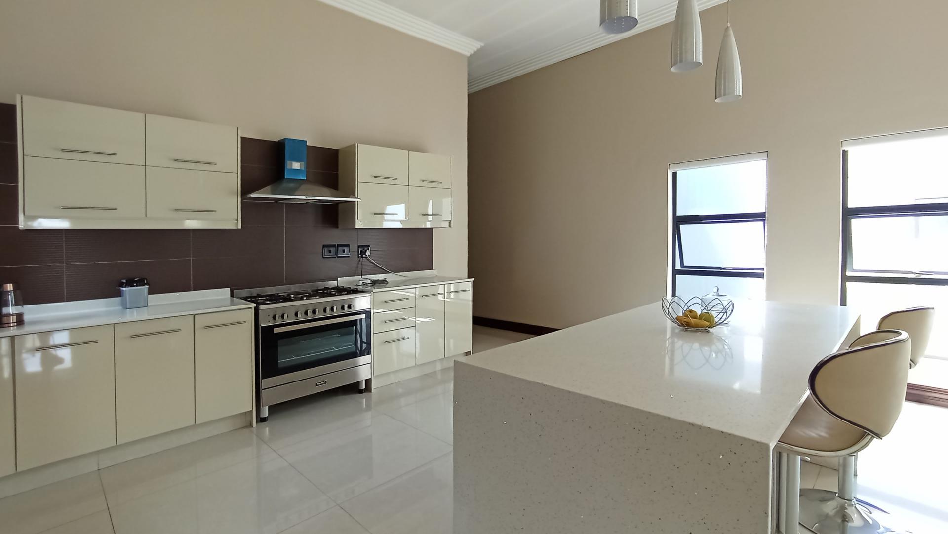 Kitchen - 25 square meters of property in Copperleaf Golf and Country Estate