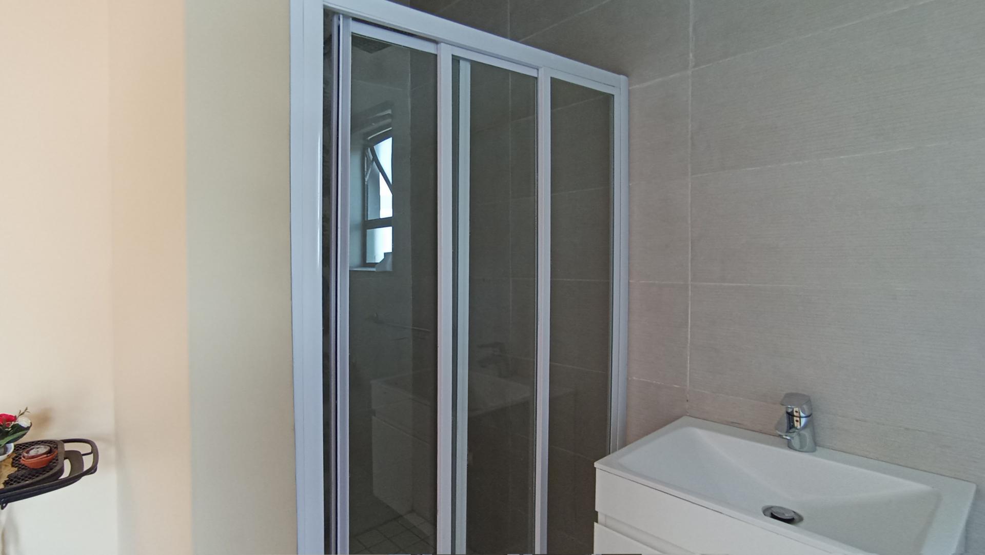 Staff Bathroom - 4 square meters of property in Copperleaf Golf and Country Estate