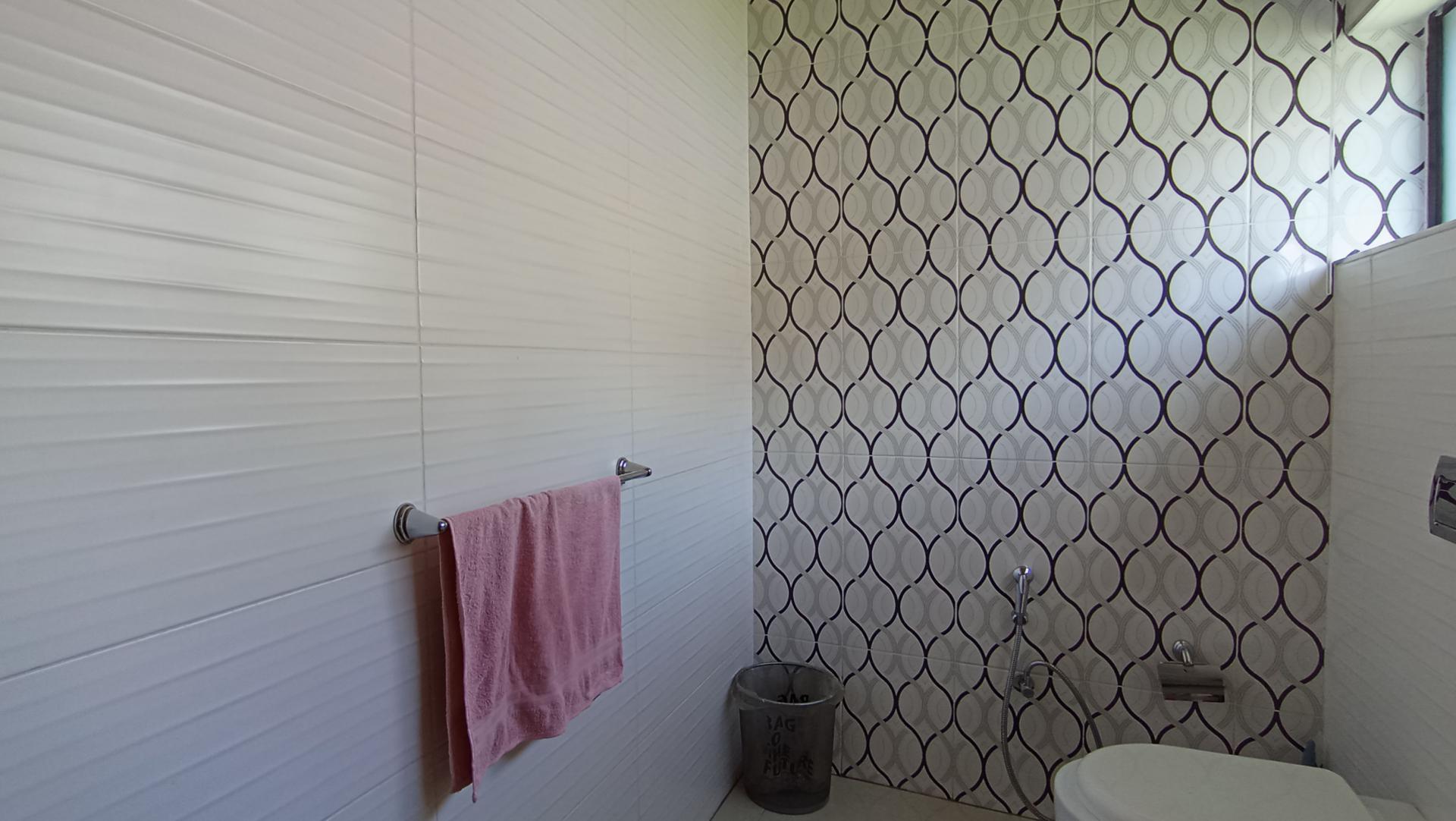 Bathroom 2 - 8 square meters of property in Copperleaf Golf and Country Estate