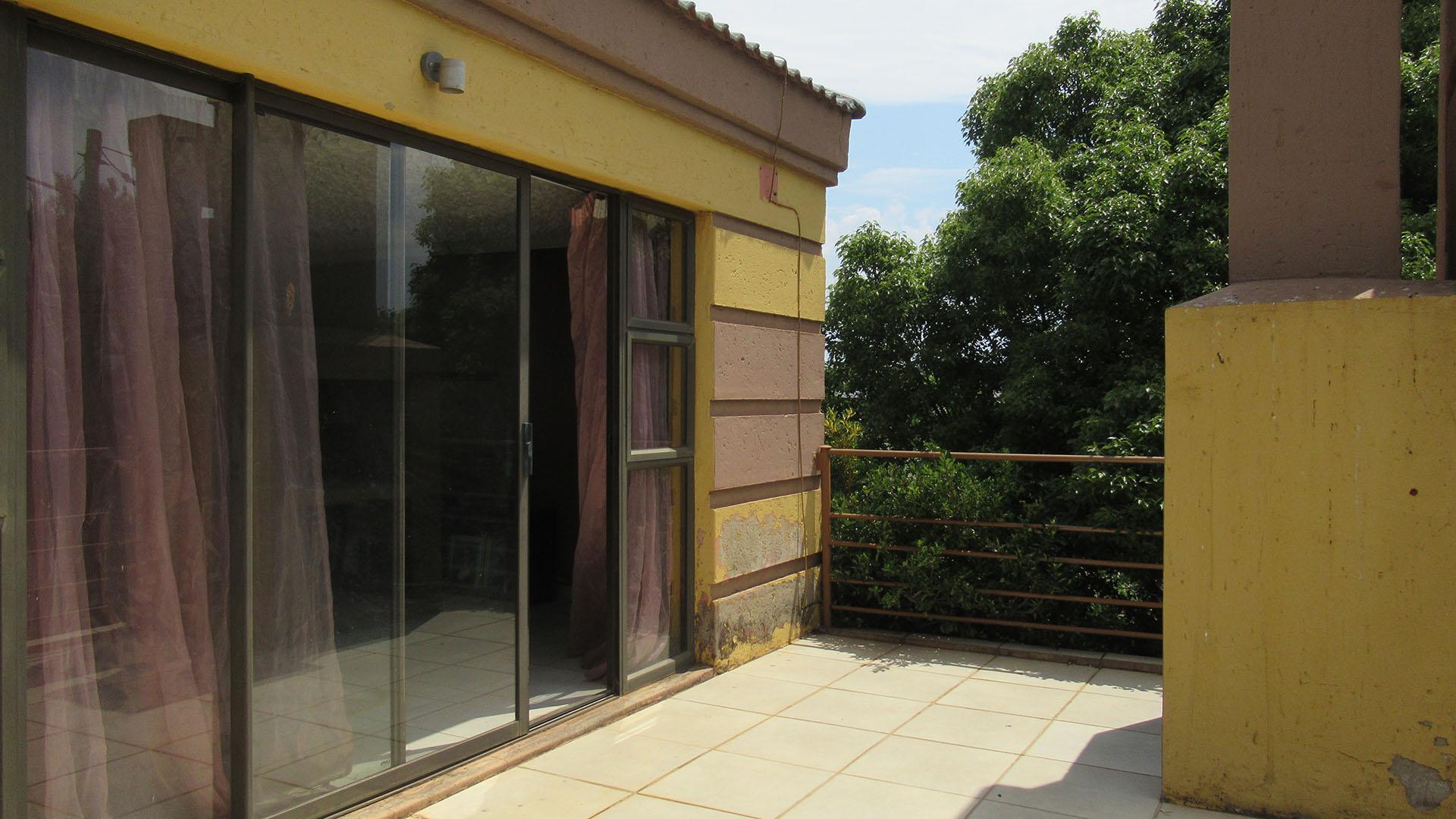Balcony - 31 square meters of property in Ennerdale