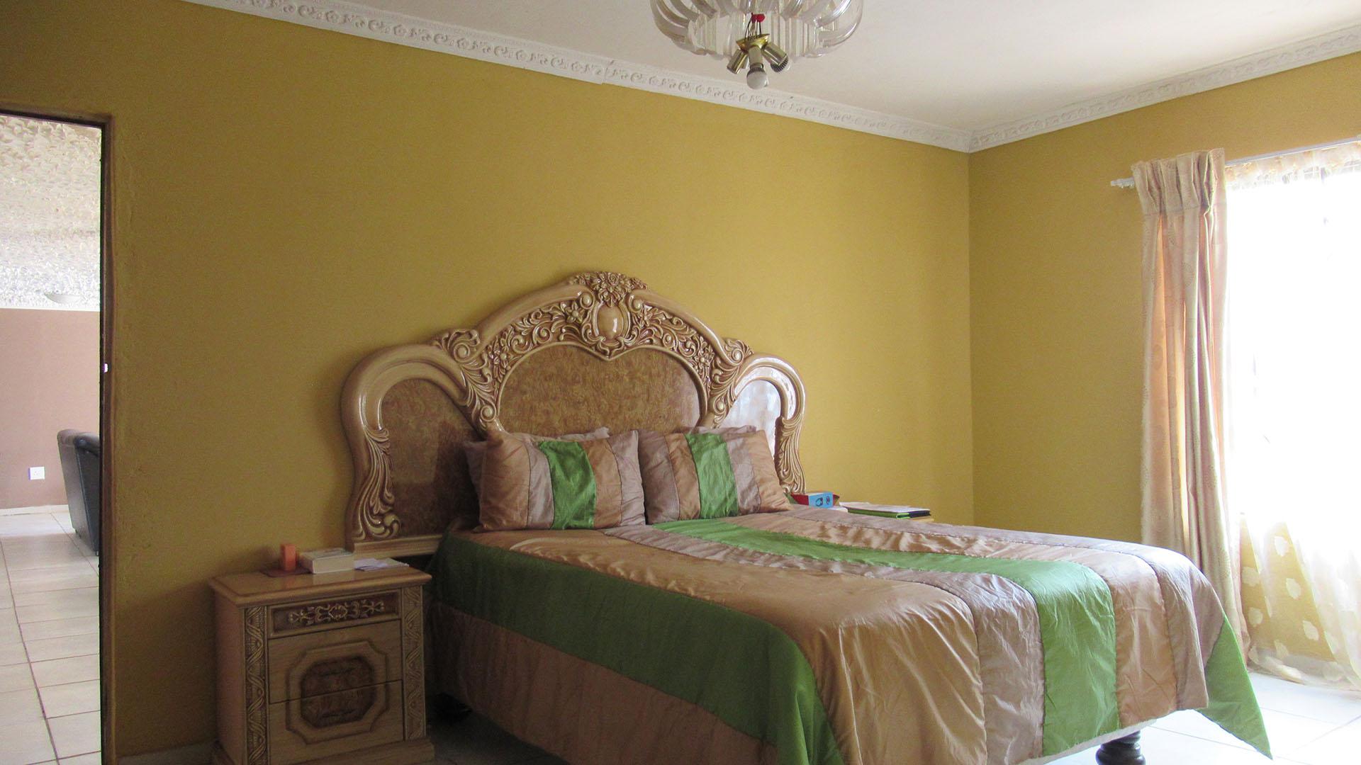 Main Bedroom - 42 square meters of property in Ennerdale