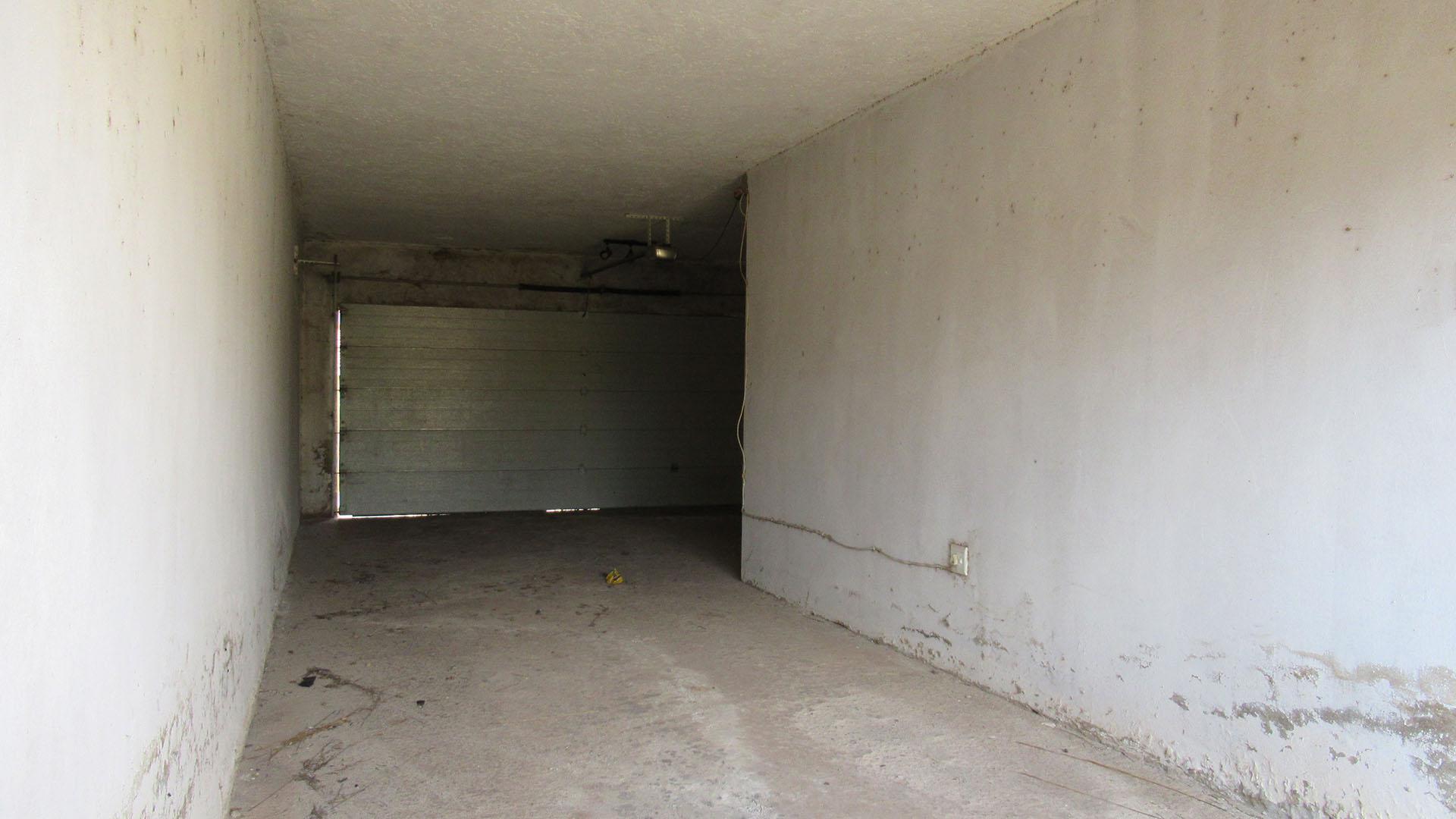 Spaces - 81 square meters of property in Ennerdale