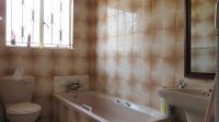 Bathroom 1 - 4 square meters of property in Ennerdale