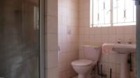 Main Bathroom - 14 square meters of property in Ennerdale
