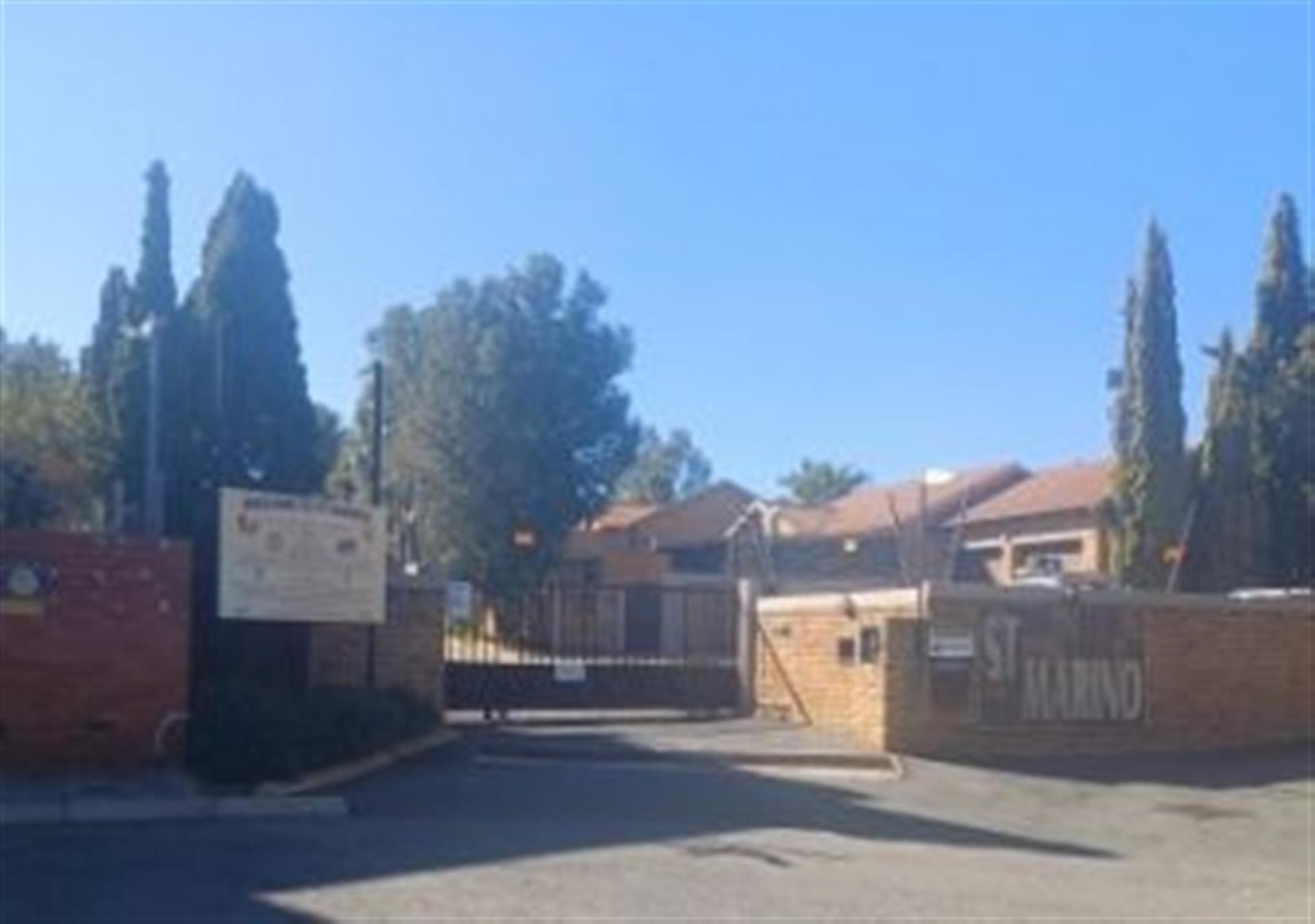 Front View of property in Honeydew Manor