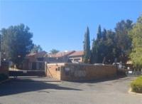Front View of property in Honeydew Manor