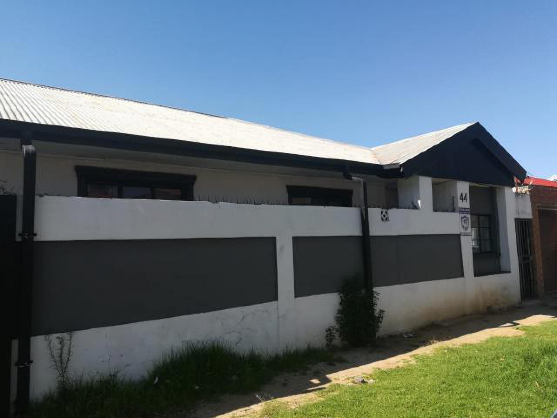 Front View of property in Vrededorp