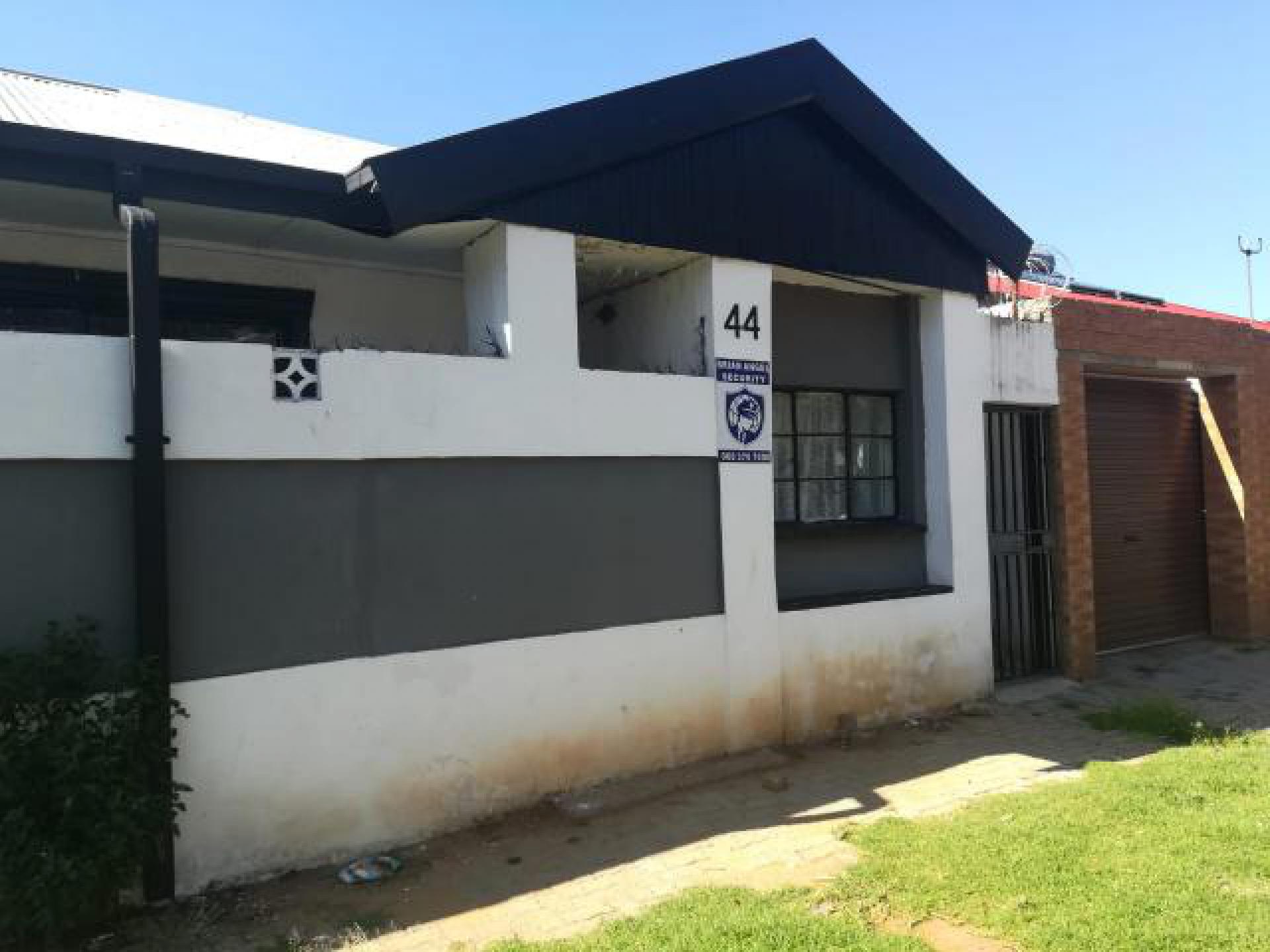 Front View of property in Vrededorp