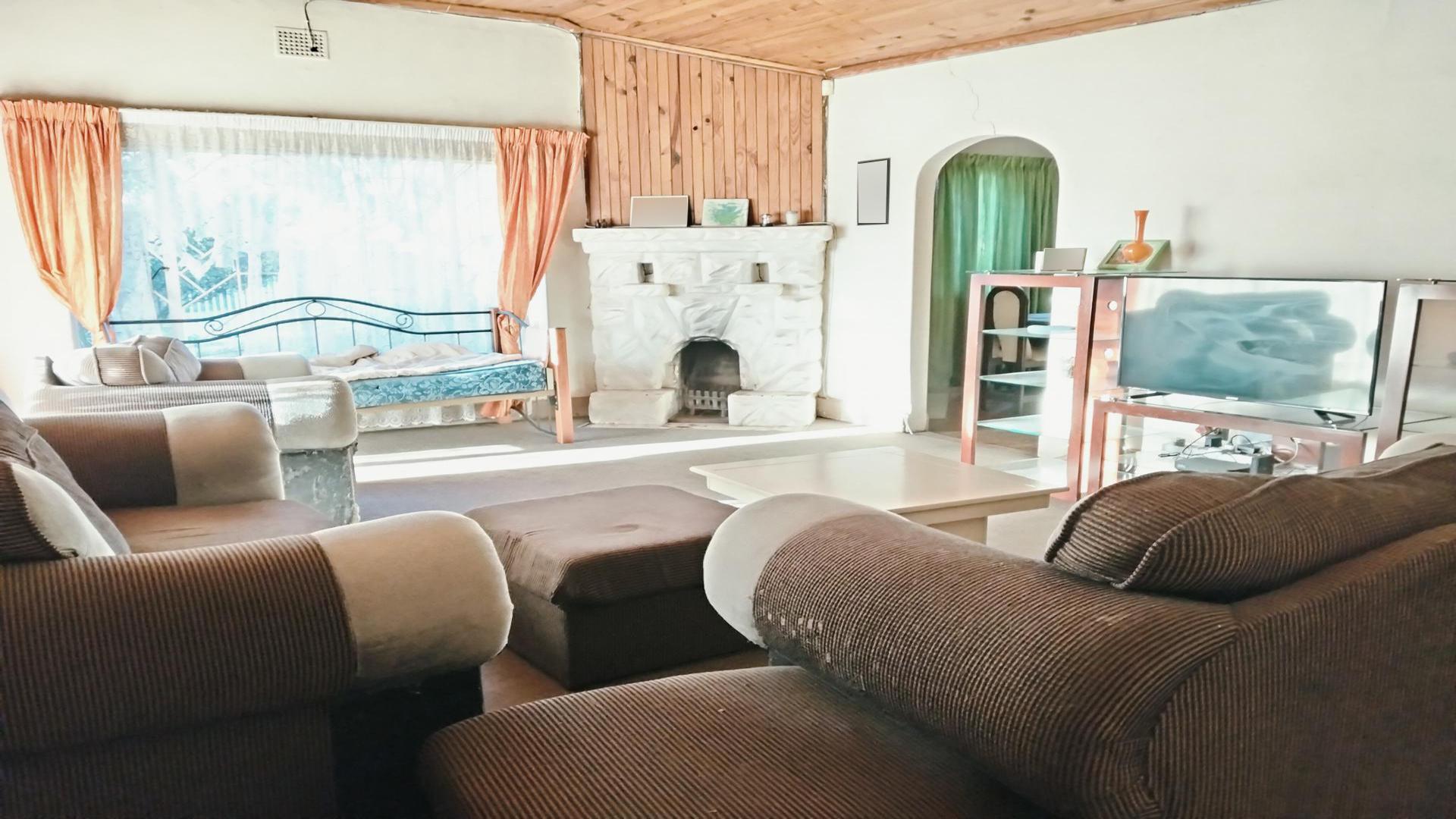Lounges of property in Brakpan