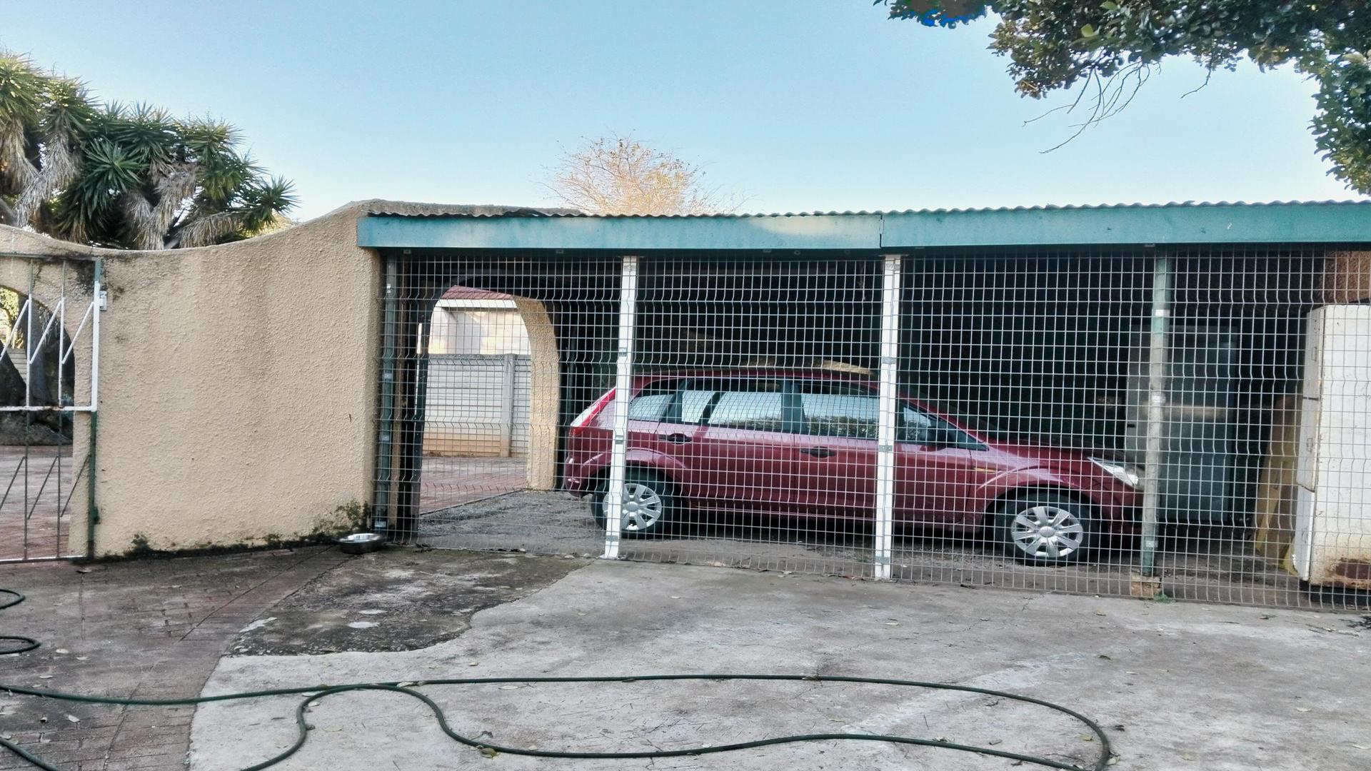 Carport  of property in Brakpan