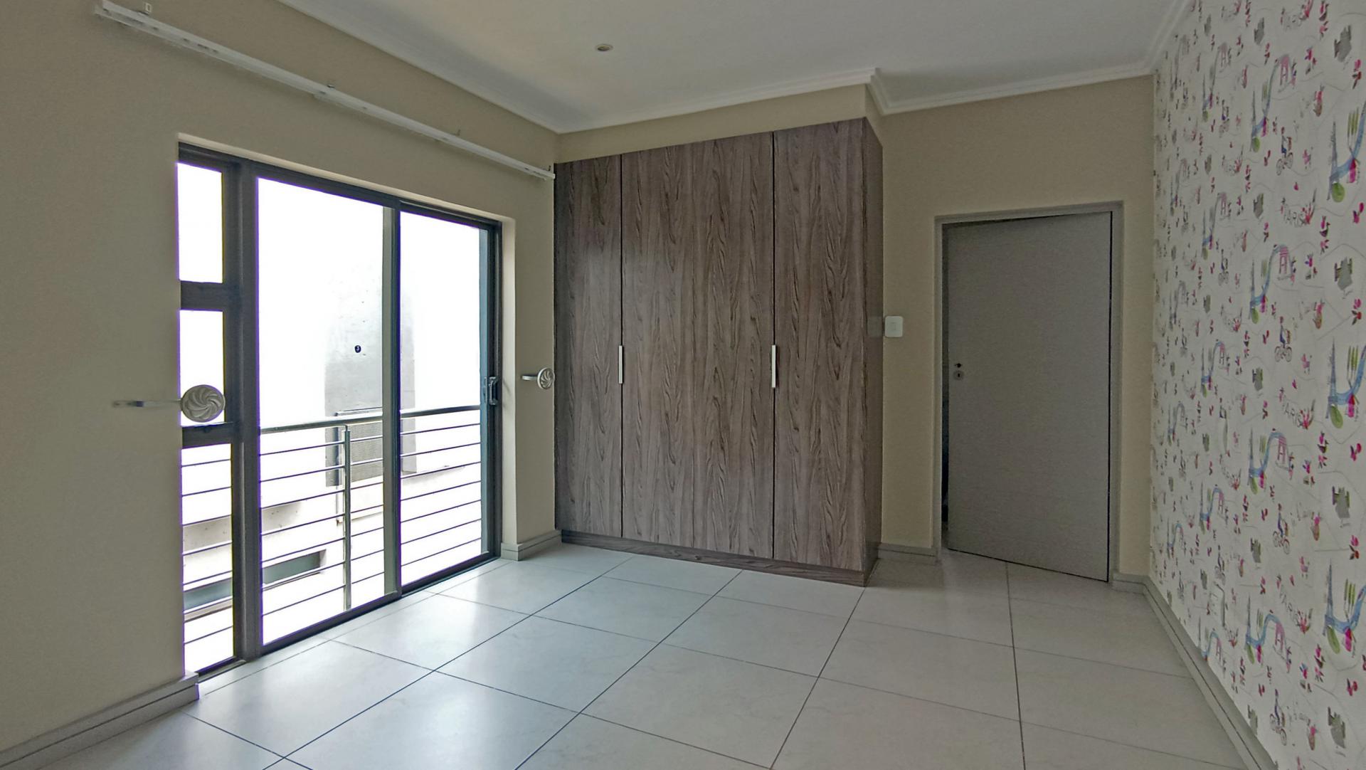 Bed Room 1 - 16 square meters of property in Petervale