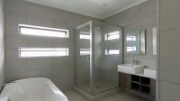 Main Bathroom - 10 square meters of property in Petervale