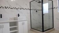 Main Bathroom - 10 square meters of property in Kibler Park