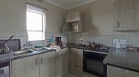 Kitchen - 7 square meters of property in Heuweloord