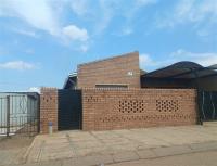 Front View of property in Alberton
