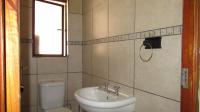 Bathroom 1 - 5 square meters of property in Greenhills